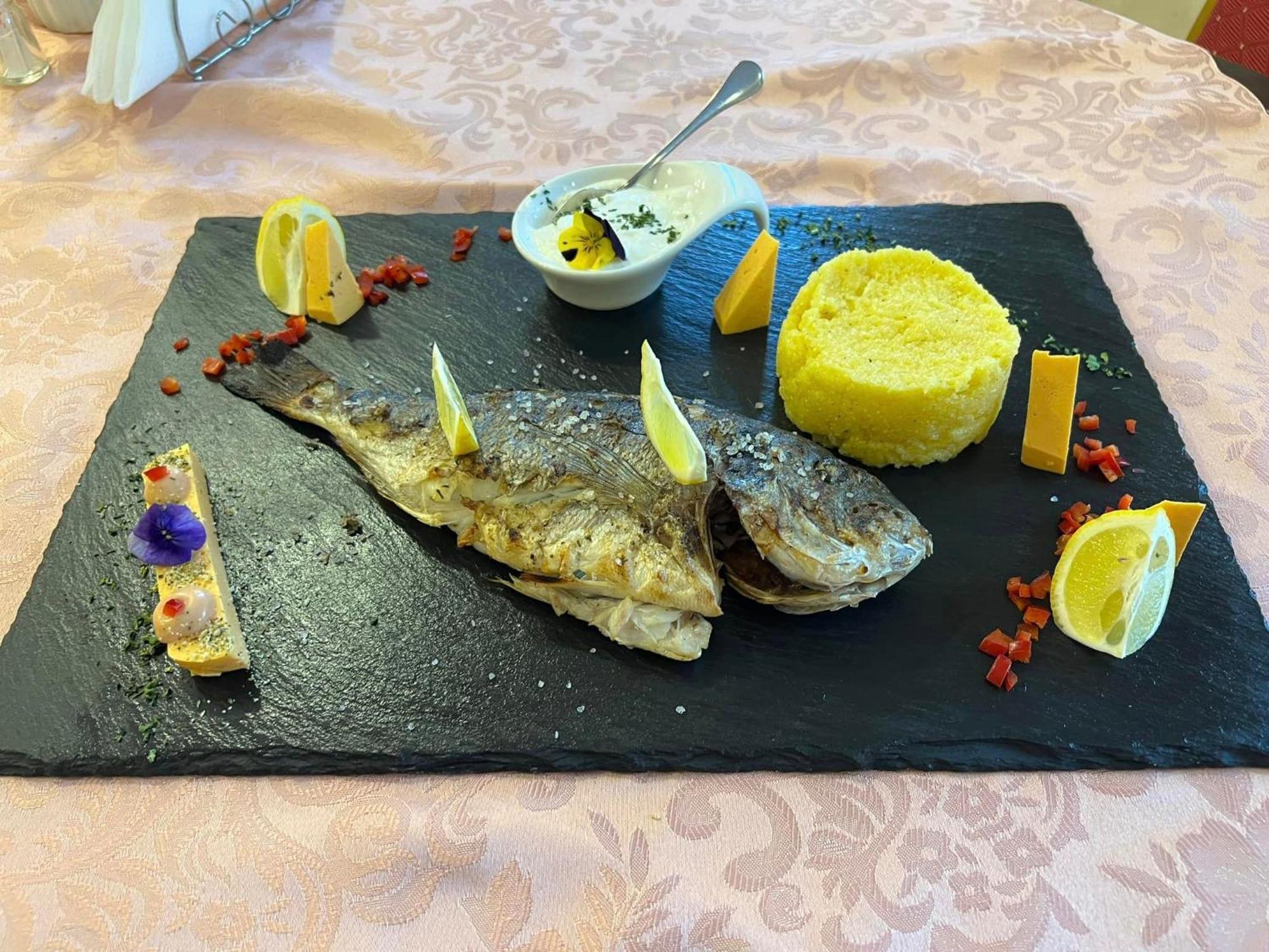 Colina Restaurant & Events Hotel Bistrita  Luaran gambar