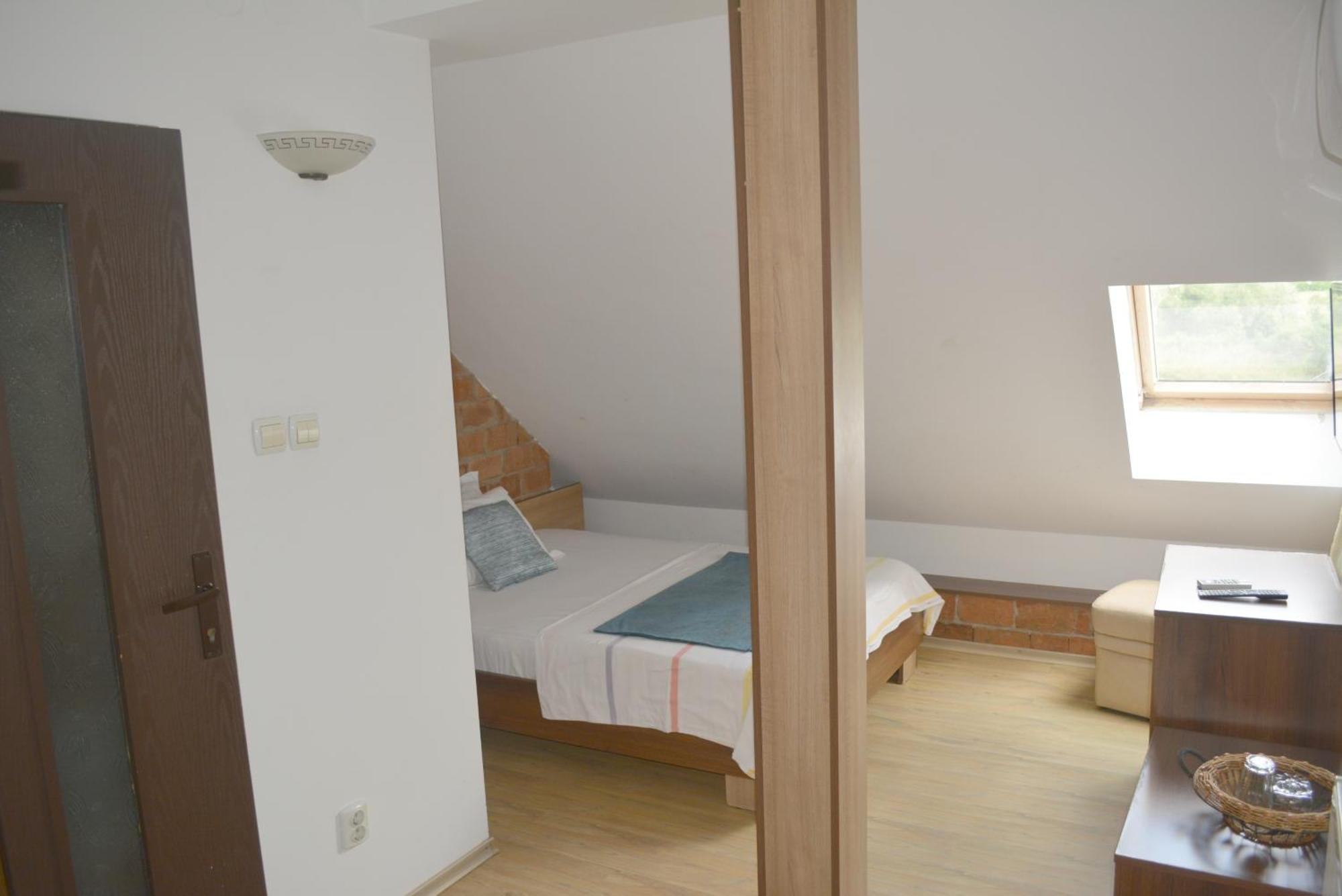 Colina Restaurant & Events Hotel Bistrita  Bilik gambar