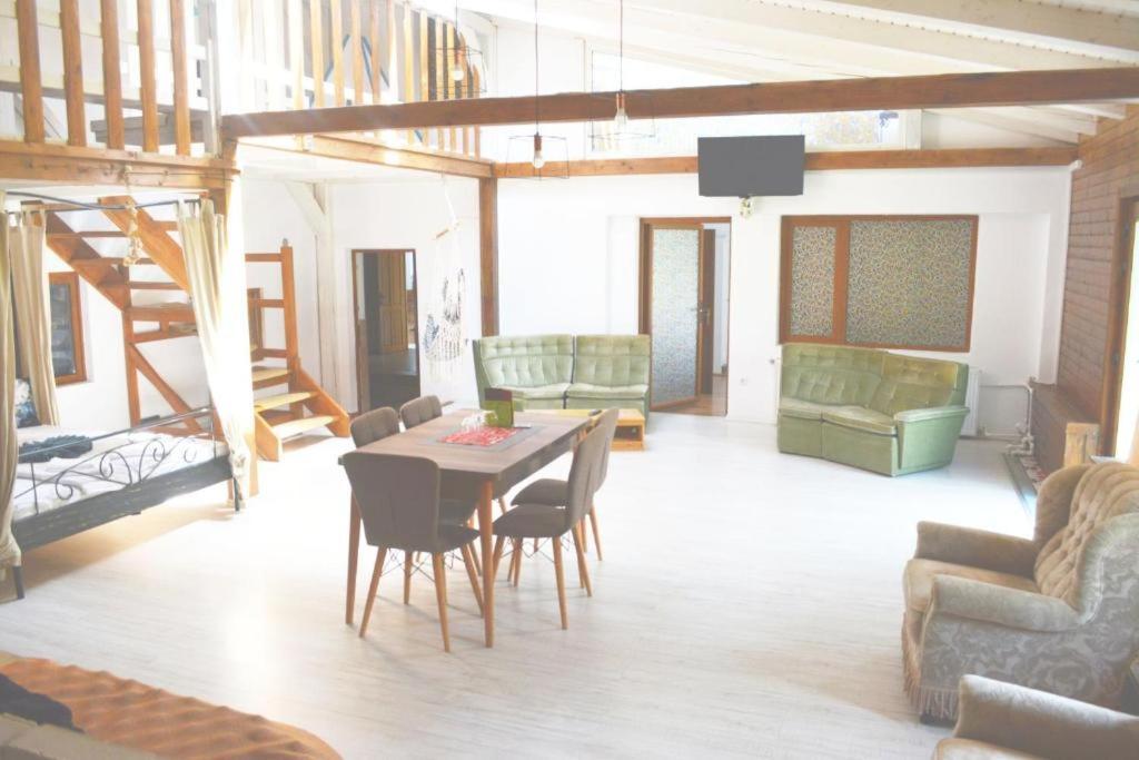 Colina Restaurant & Events Hotel Bistrita  Luaran gambar